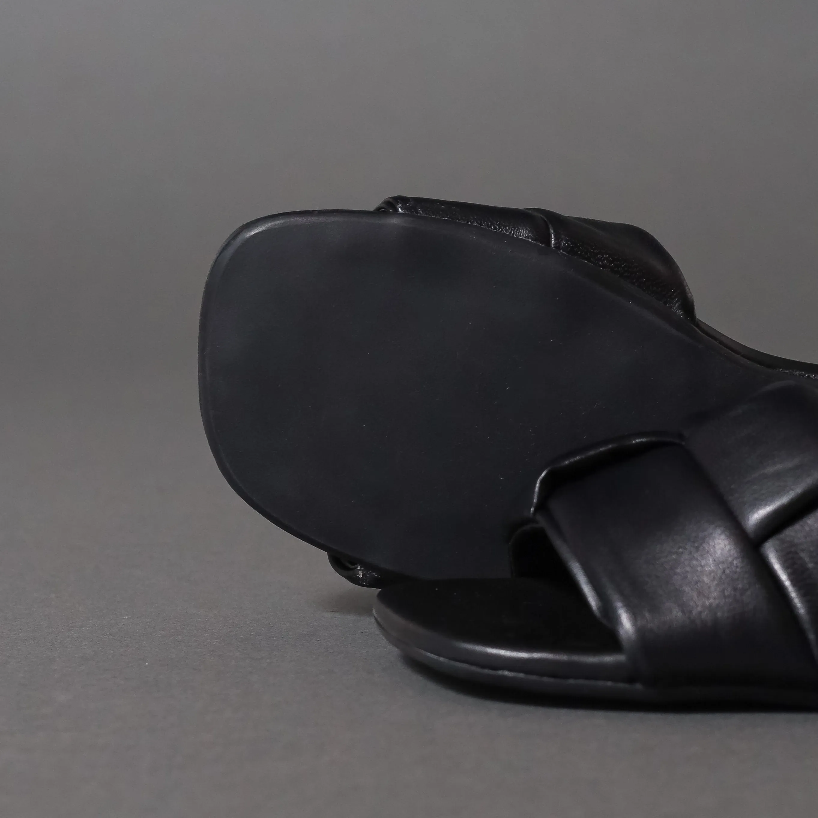 675014 Black