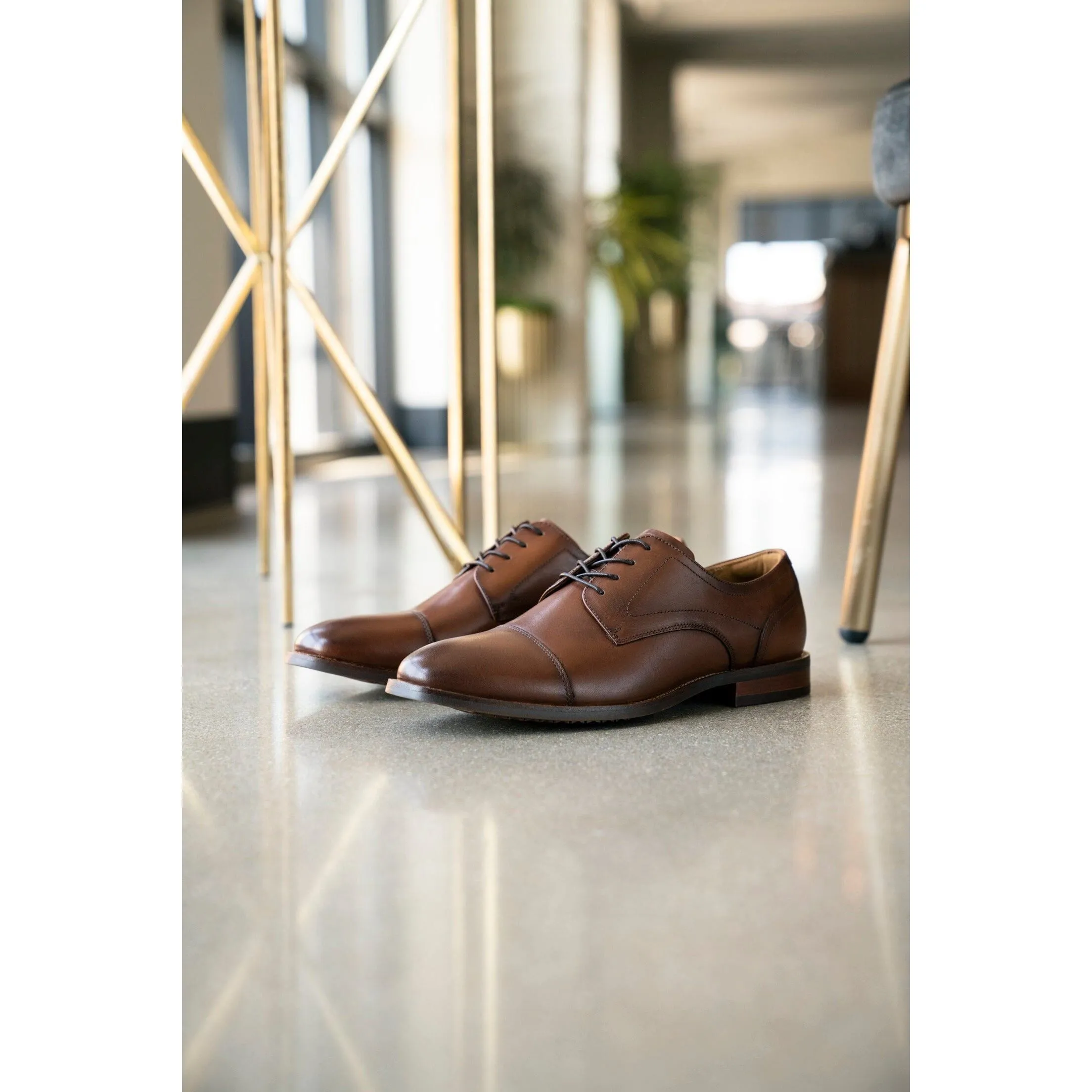 FLORSHEIM RUCCI CAP TOE OXFORD MEDIUM AND WIDE
