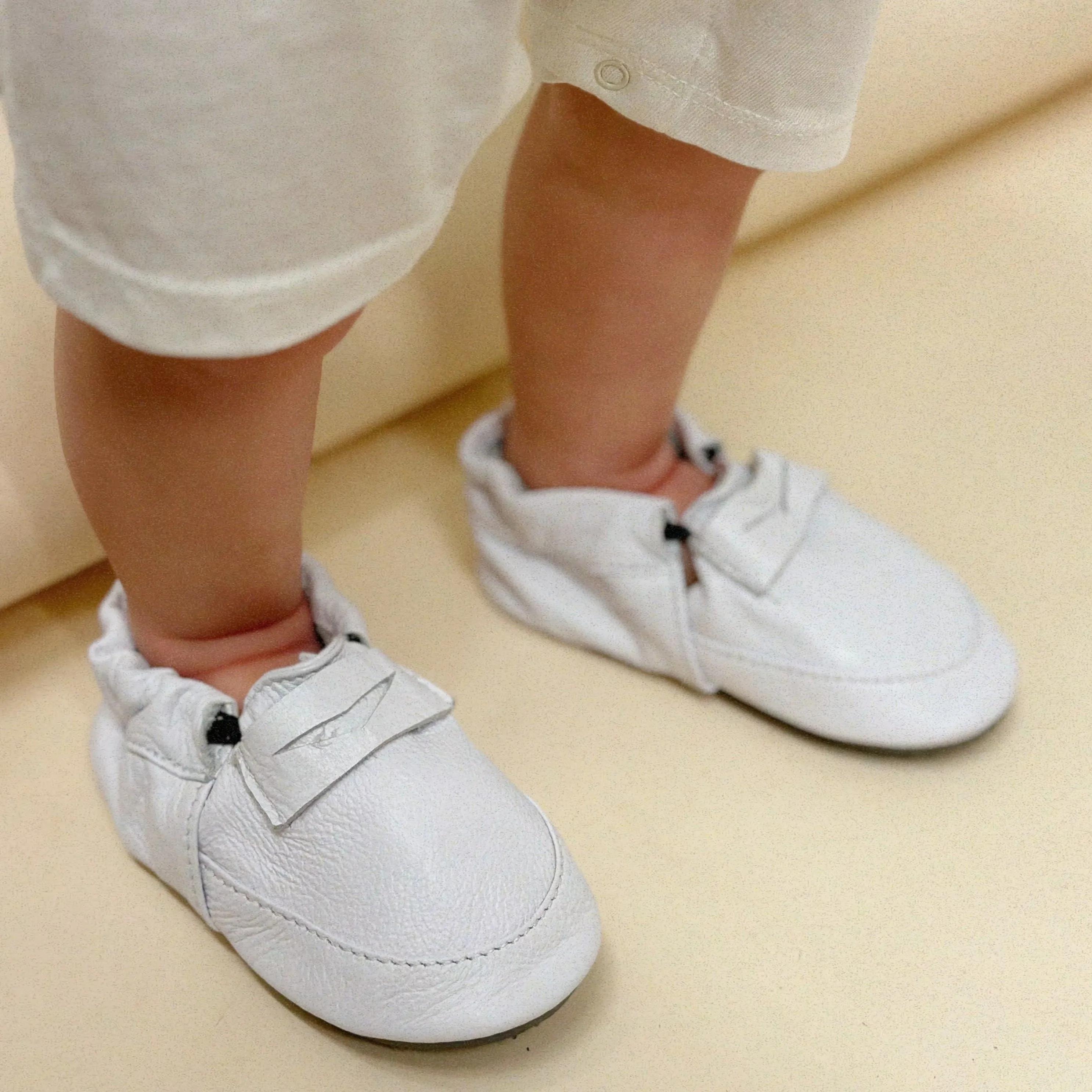 ili   charlie Penny Leather Moccasin White* FINAL SALE