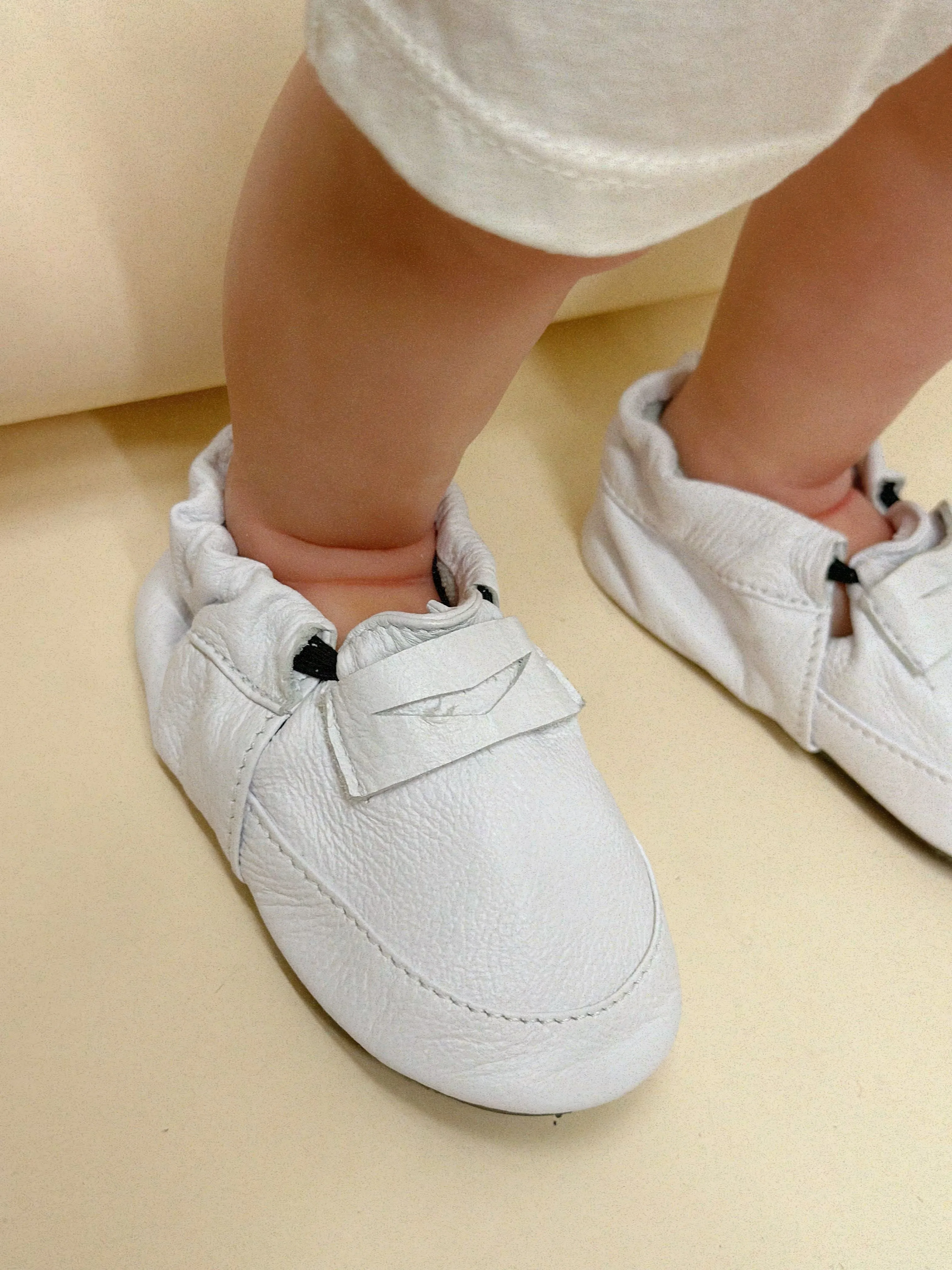 ili   charlie Penny Leather Moccasin White* FINAL SALE