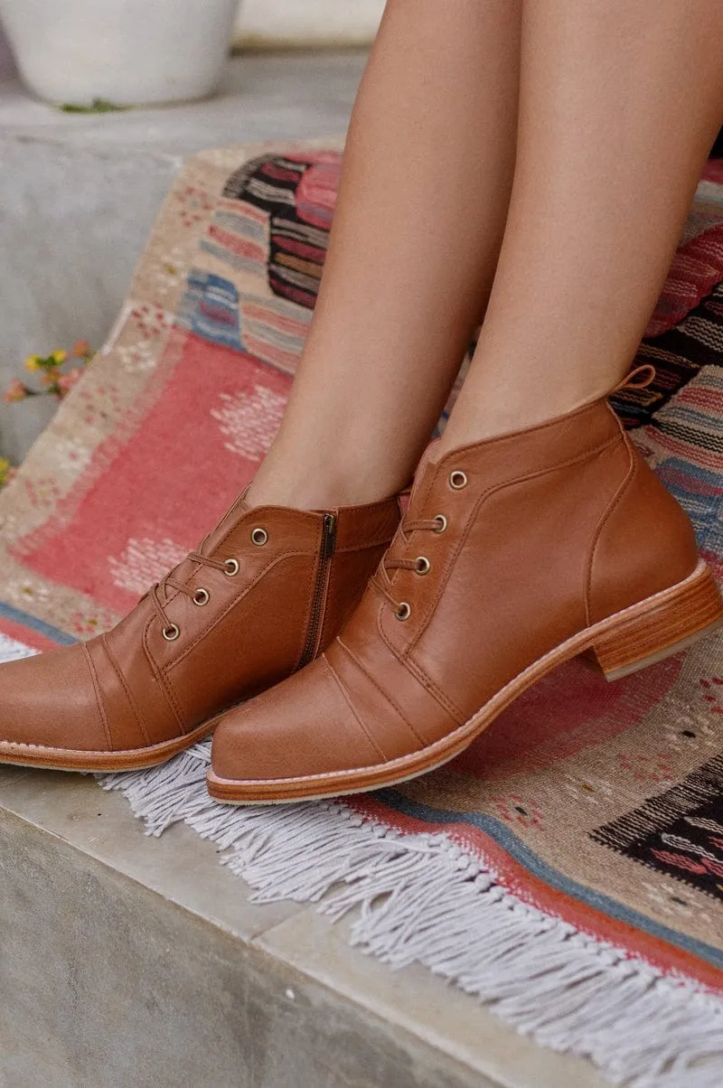Passage Lace Up Boots in Vintage Camel