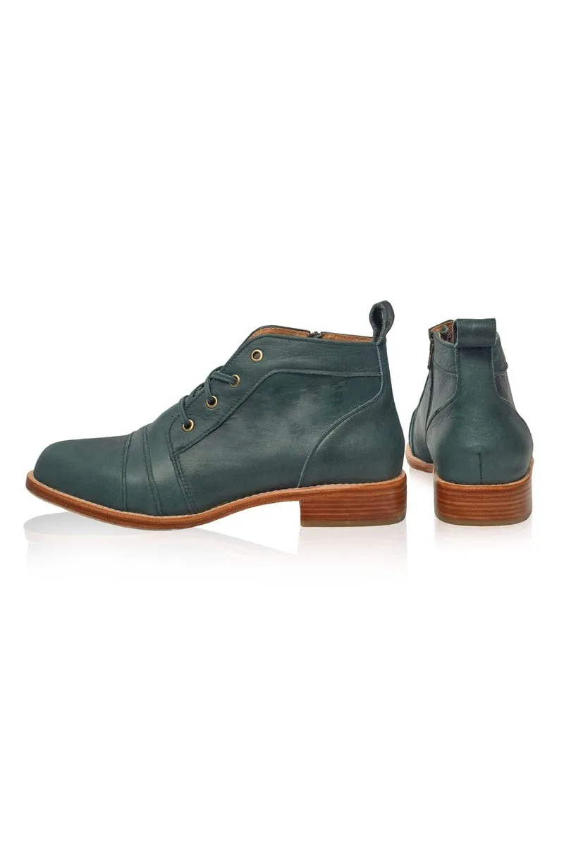 Passage Lace Up Boots in Vintage Camel