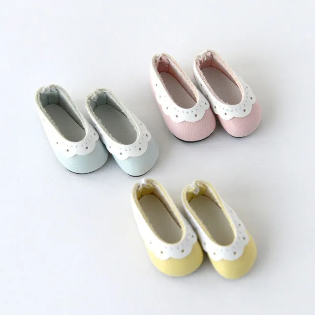 Slip on Shoes with Eyelet Scallops