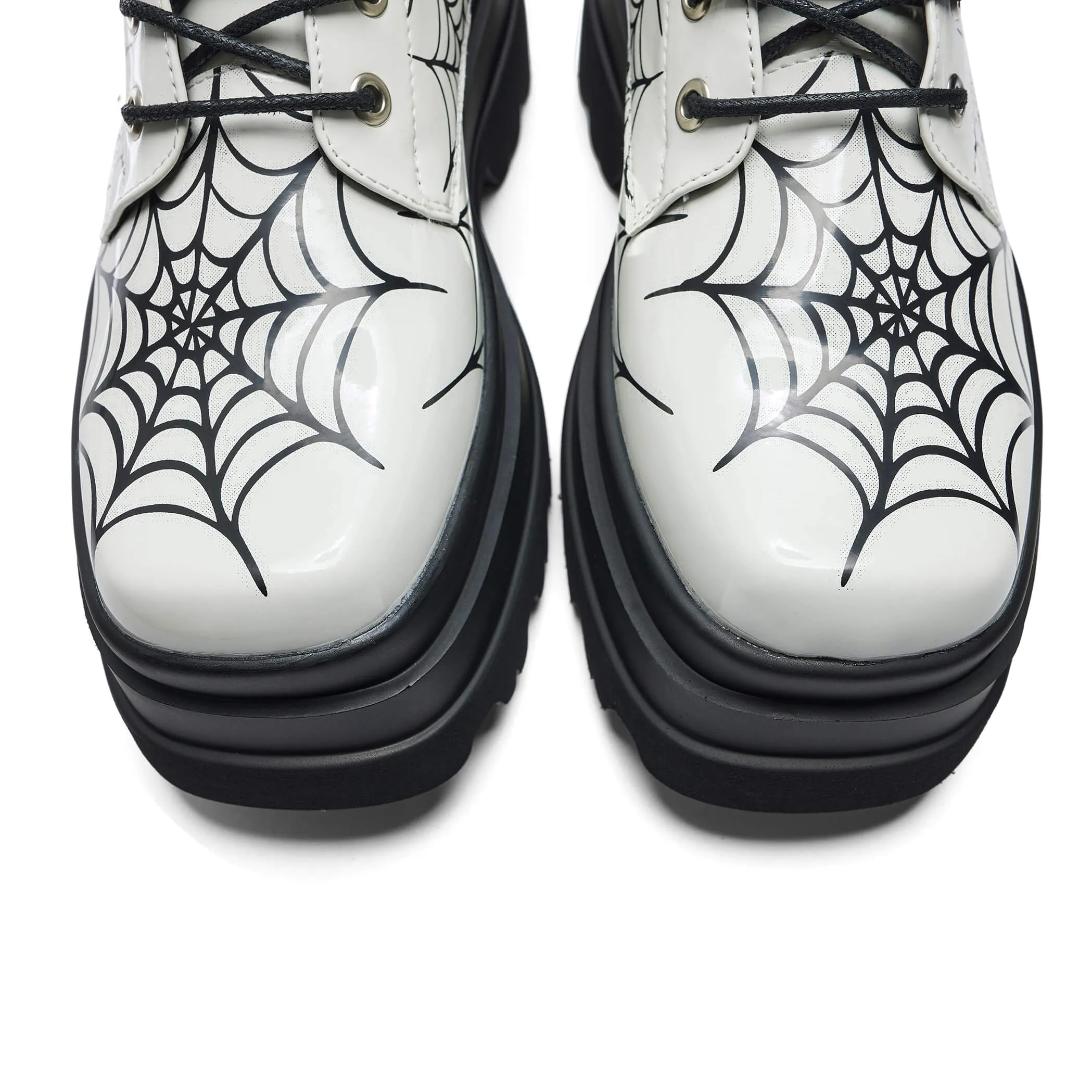 Web Trap Trident Boots